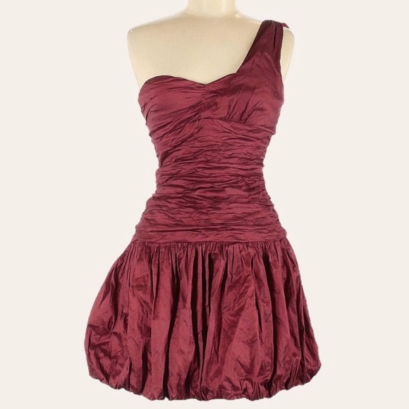 BCBGMaxAzria Satin Red Ruched Bubble Hem One Shoulder Mini Dress Size 2 - Picture 3 of 6